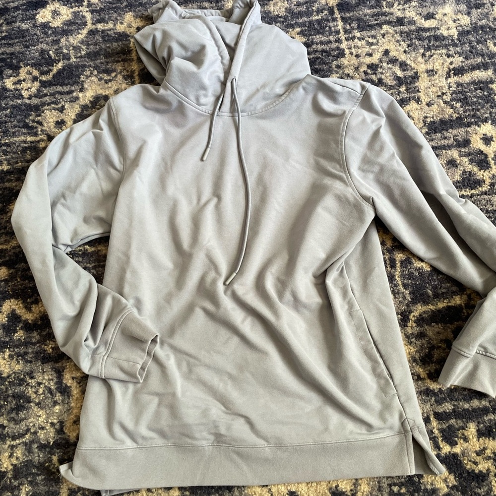 COPY - Cuts split hem pullover sweatshirt